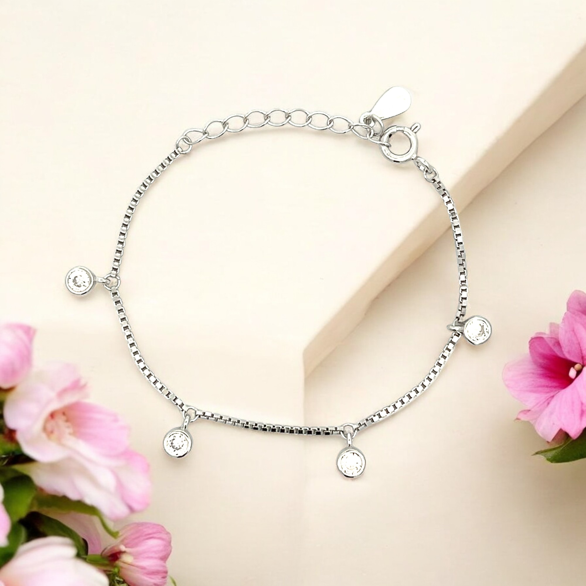 PurpleLuck Trisha 925 Silver Bracelet.Simple and elegant chain bracelet with adjustable length bracelet. Perfect gift for girlfriend