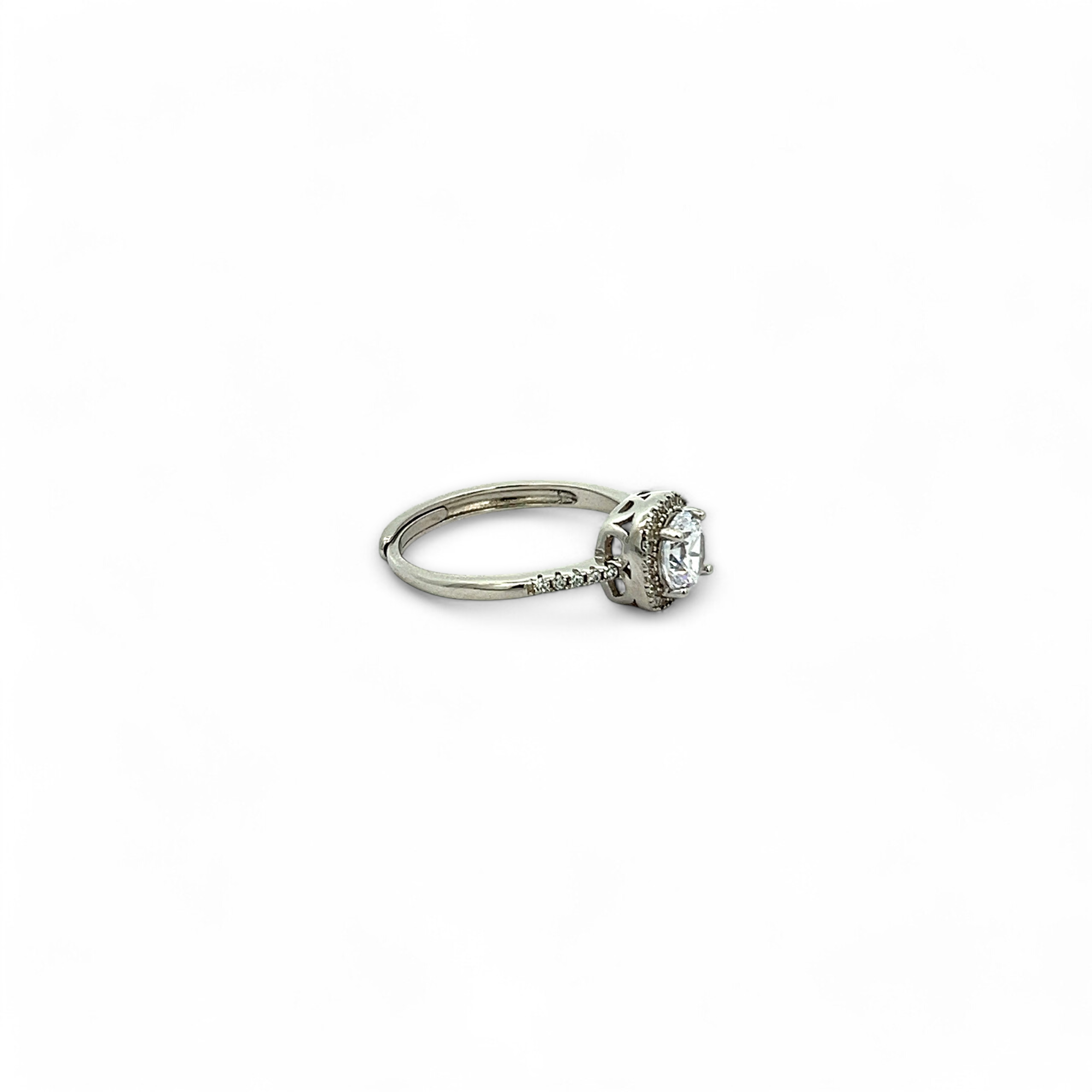 PurpleLuck Laura Silver Solitaire Ring