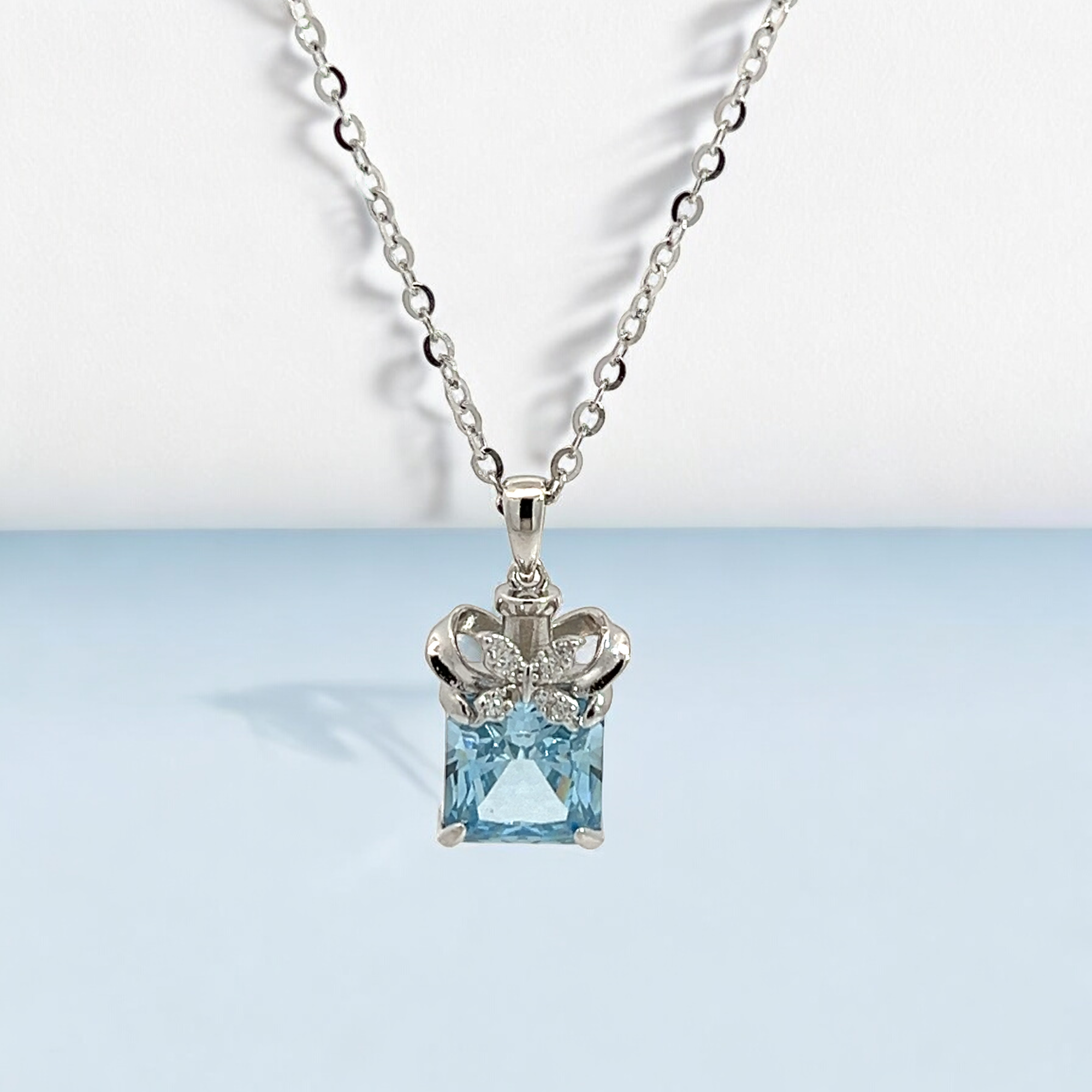PurpleLuck Marina Blue Gem 925 Silver Pendant. Romantic gift for wife and girlfriend