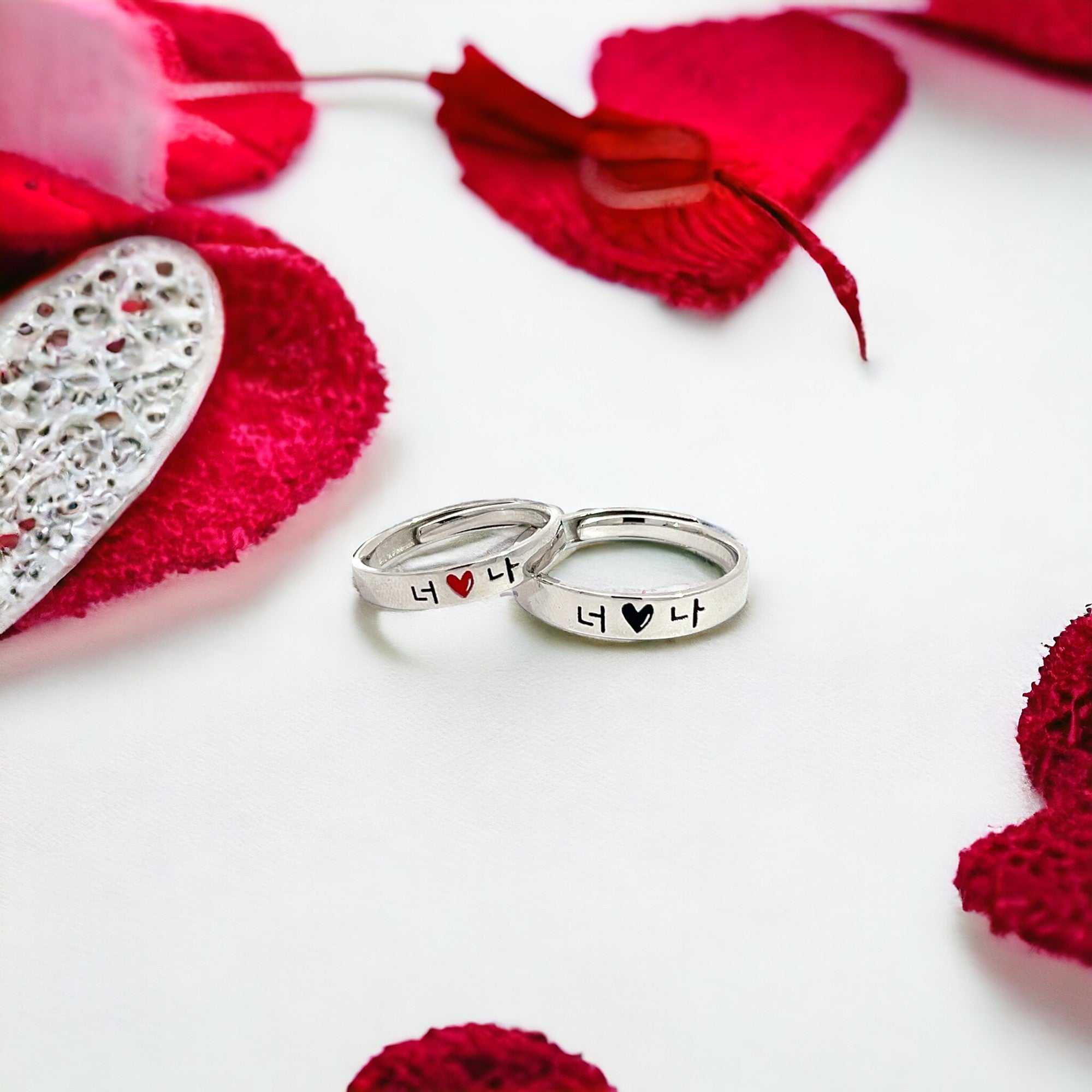 PurpleLuck Jamie Silver Couple Rings. Sterling Silver minimal style rings for romantic gift for Him and Her. Wedding and anniversary gift