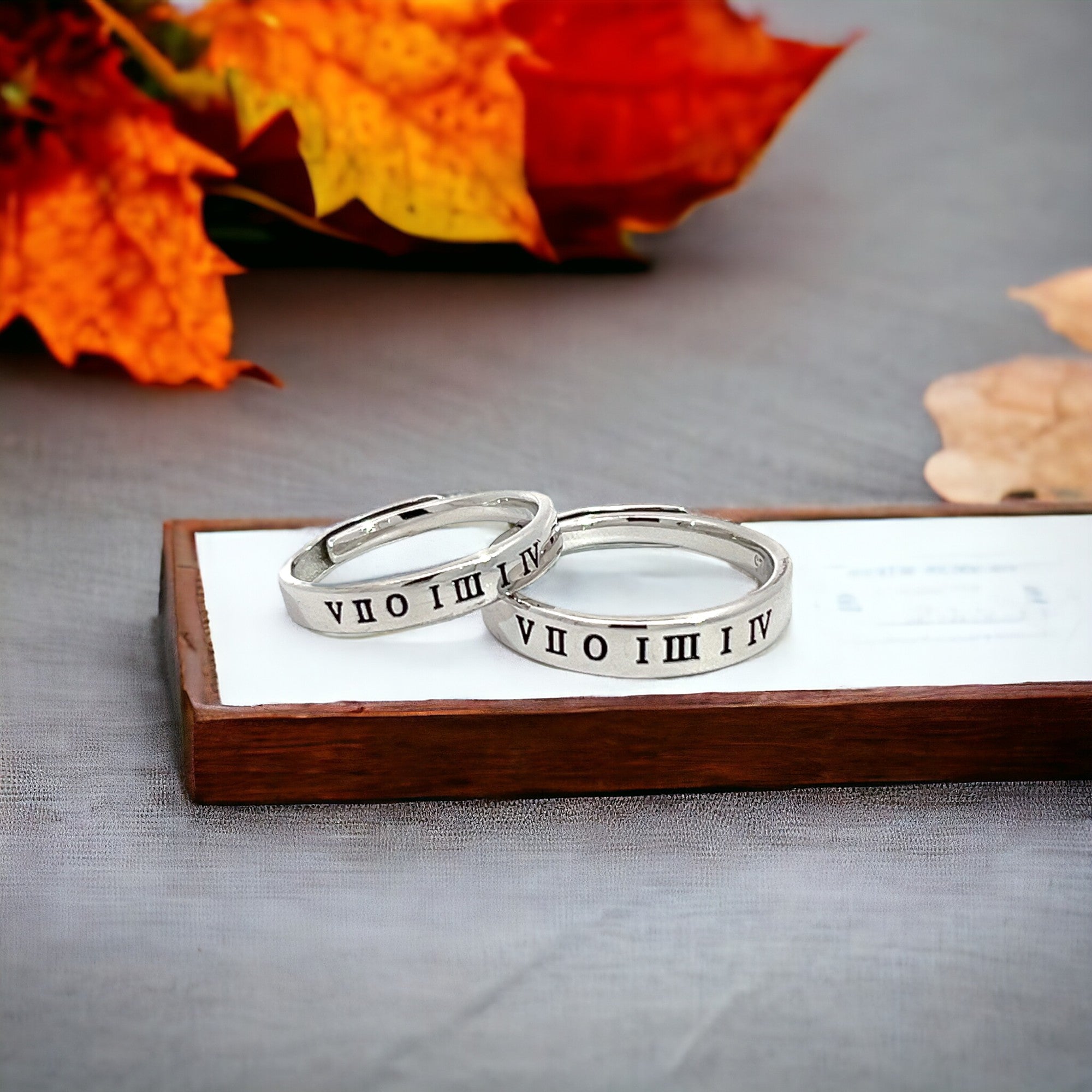 PurpleLuck Krystal Roman Numeral Silver Couple Rings Gift for Him and Her modern and adjustable design