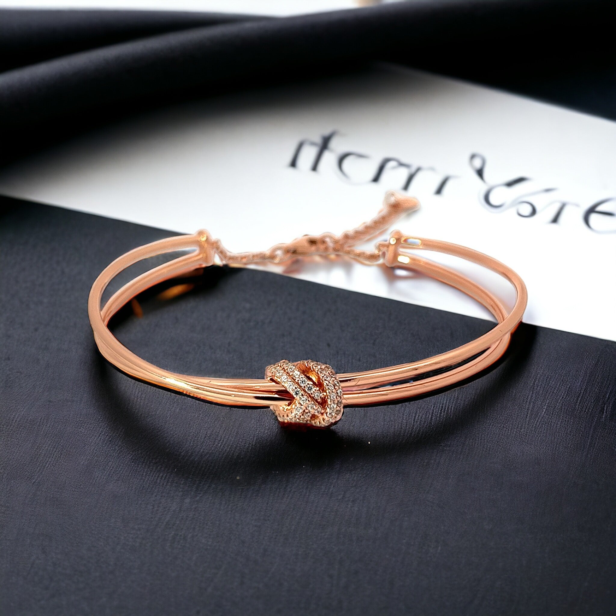 PurpleLuck Kyra 925 Silver Bracelet in rose gold plating for Women and Girls. Dainty and modern design adjustable bracelet. Perfect gift for Girlfriend
