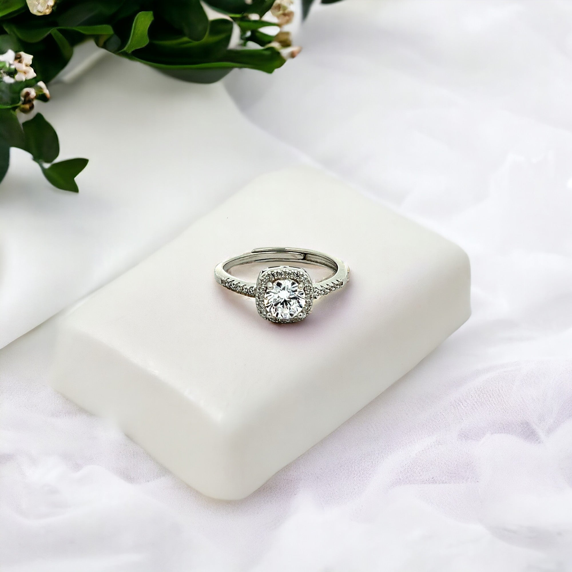 PurpleLuck Laura Silver Solitaire Ring