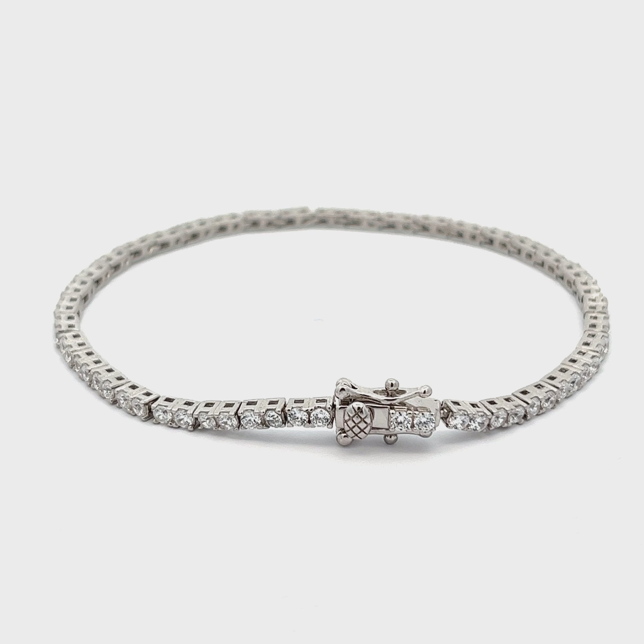 PurpleLuck Lisa Silver Tennis Bracelet. Sterling Silver Sleek and elegant bracelet for women and girls