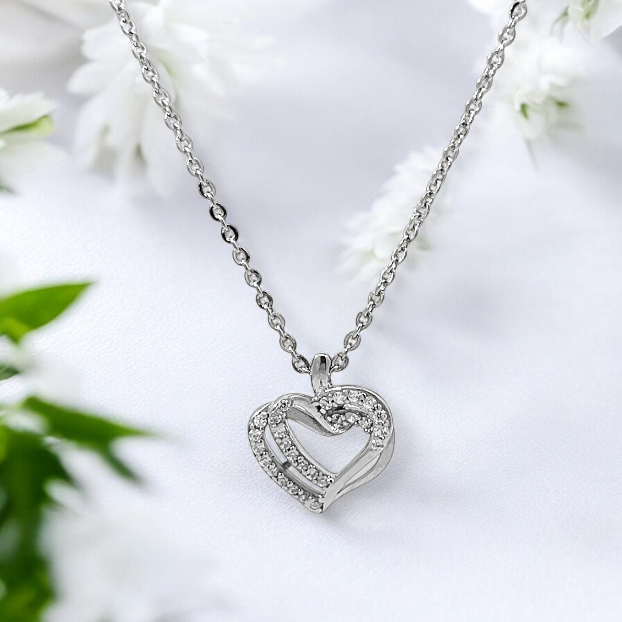 purpleluck My Valentine 925 Silver Necklace. Modern minimal heart design pendant with adjustable chain for gifting